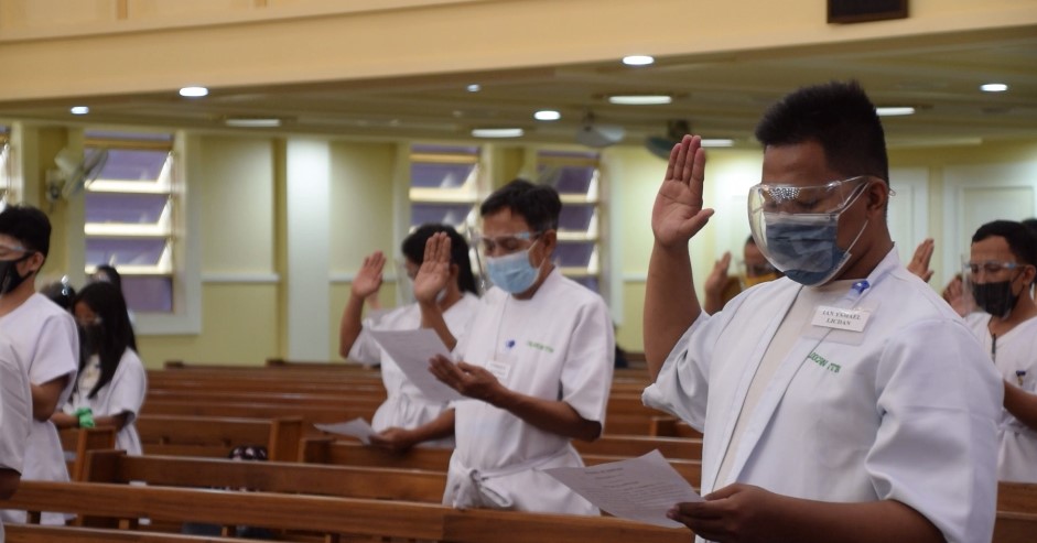 Newly baptized brethren in CAMANAVA receive spiritual blessings