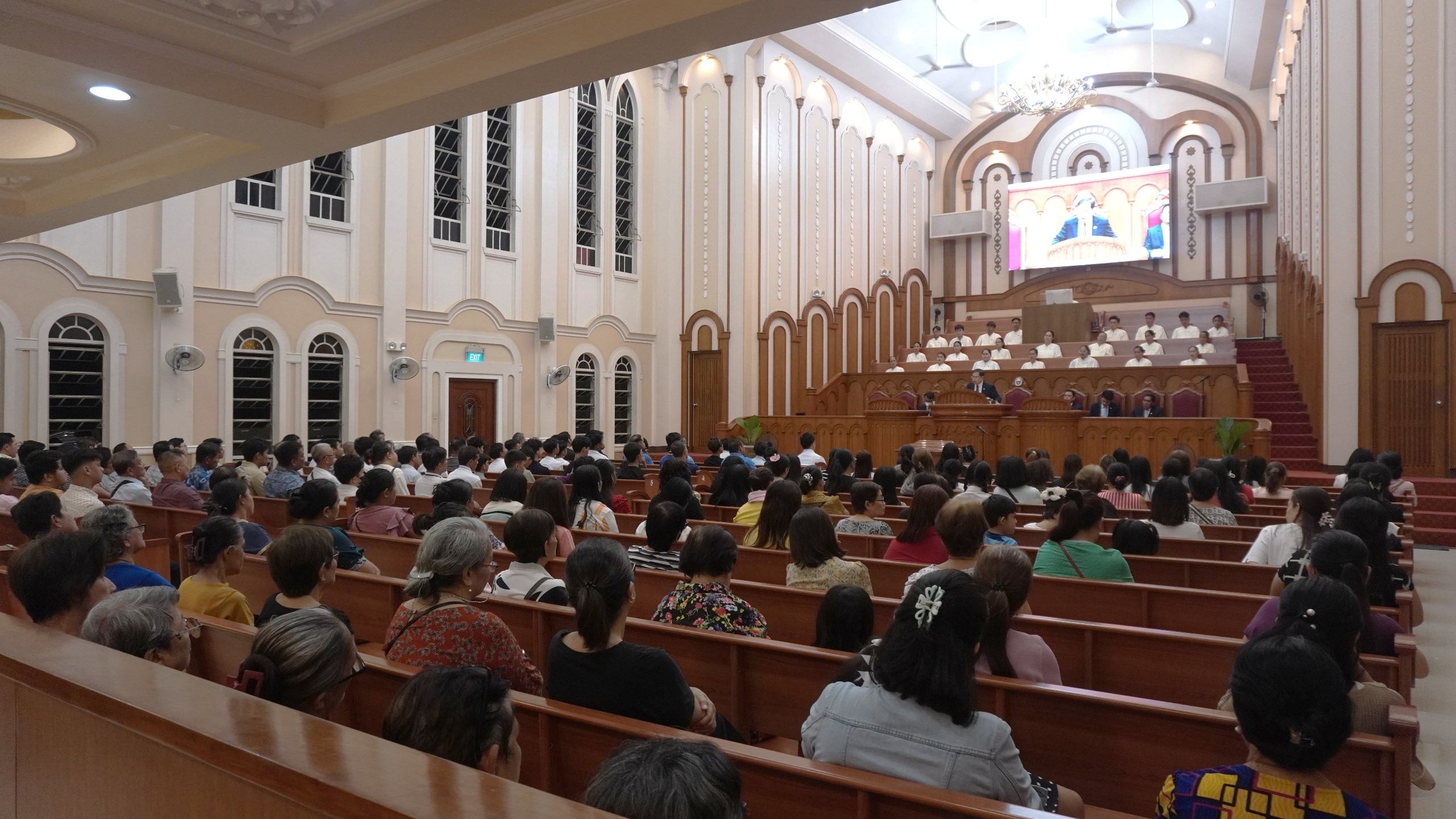 CAMANAVA evangelical missions draw thousands of guests