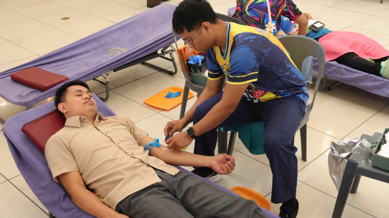 Cagayan South brethren hold blood donation, clean-up drives